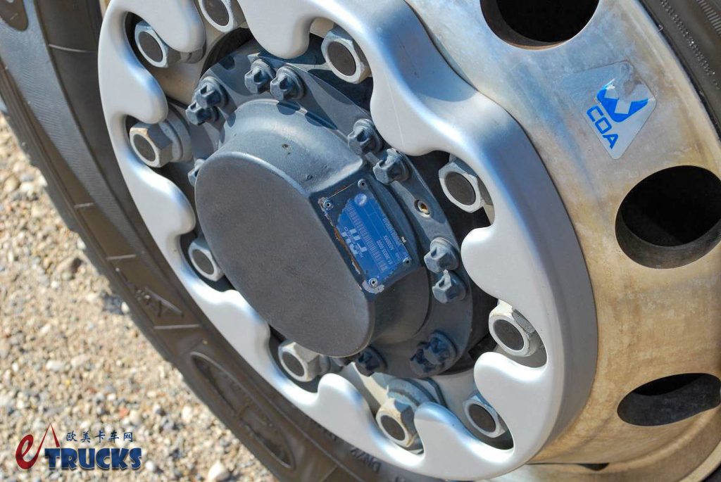 轮端扭矩14500牛米!下工地越野圣体,曼恩TGX静液压前桥驱动工程牵引车实拍 - 第8张 - 提加商用车网 轮端扭矩14500牛米!下工地越野圣体,曼恩TGX静液压前桥驱动工程牵引车实拍 - 第8张