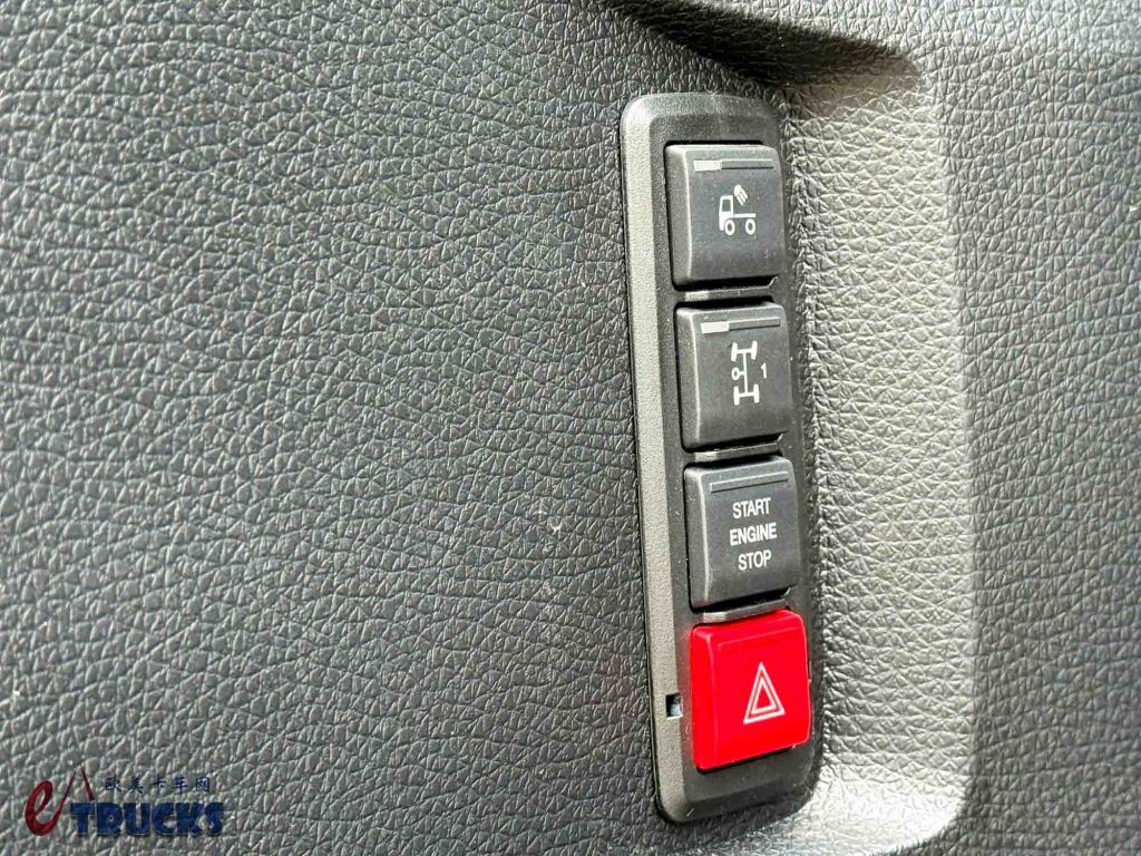 轮端扭矩14500牛米!下工地越野圣体,曼恩TGX静液压前桥驱动工程牵引车实拍 - 第11张 - 提加商用车网 轮端扭矩14500牛米!下工地越野圣体,曼恩TGX静液压前桥驱动工程牵引车实拍 - 第11张