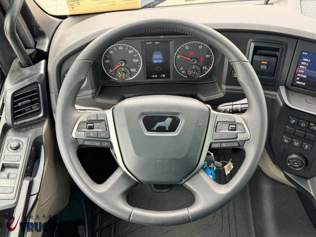 轮端扭矩14500牛米!下工地越野圣体,曼恩TGX静液压前桥驱动工程牵引车实拍 - 第15张 - 提加商用车网 轮端扭矩14500牛米!下工地越野圣体,曼恩TGX静液压前桥驱动工程牵引车实拍 - 第15张