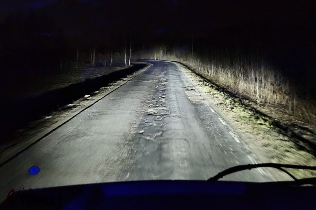 奔驰最强公路旗舰来袭！第二代Actros L量产交付开启，实拍带你看实力几何