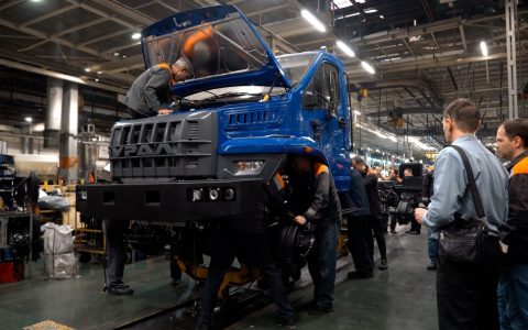 乌拉尔新型Ural-80长头卡车开始生产
