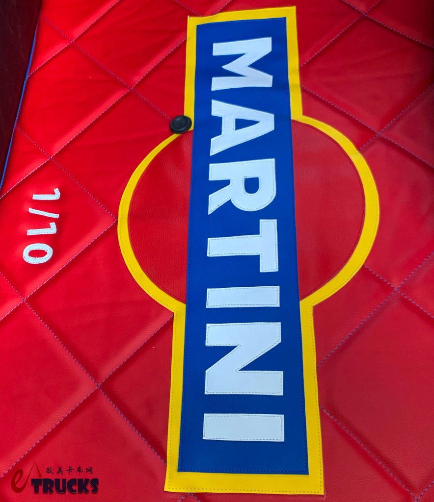 身披MARTINI经典涂装，xCursor 13高效发动机加持，限量十台的特别版依维柯S-Way实拍