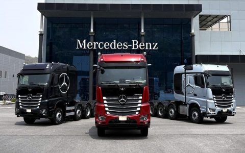 奔驰向韩国交付首台Actros SLT大件牵引车