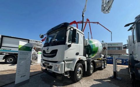 徐工新能源搅拌车亮相德国宝马展Bauma 2025