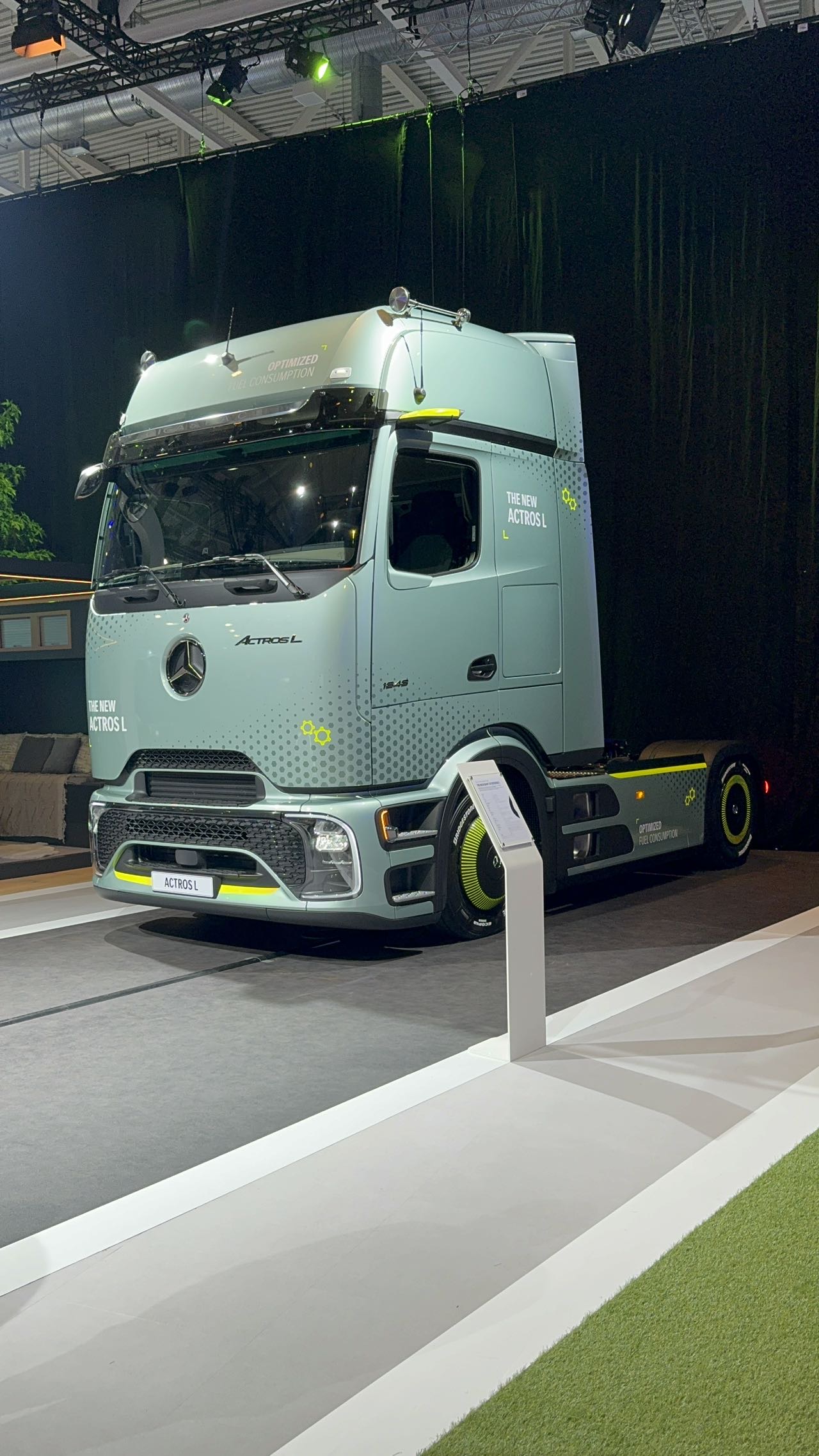 奔驰的旗舰卡车Actros L