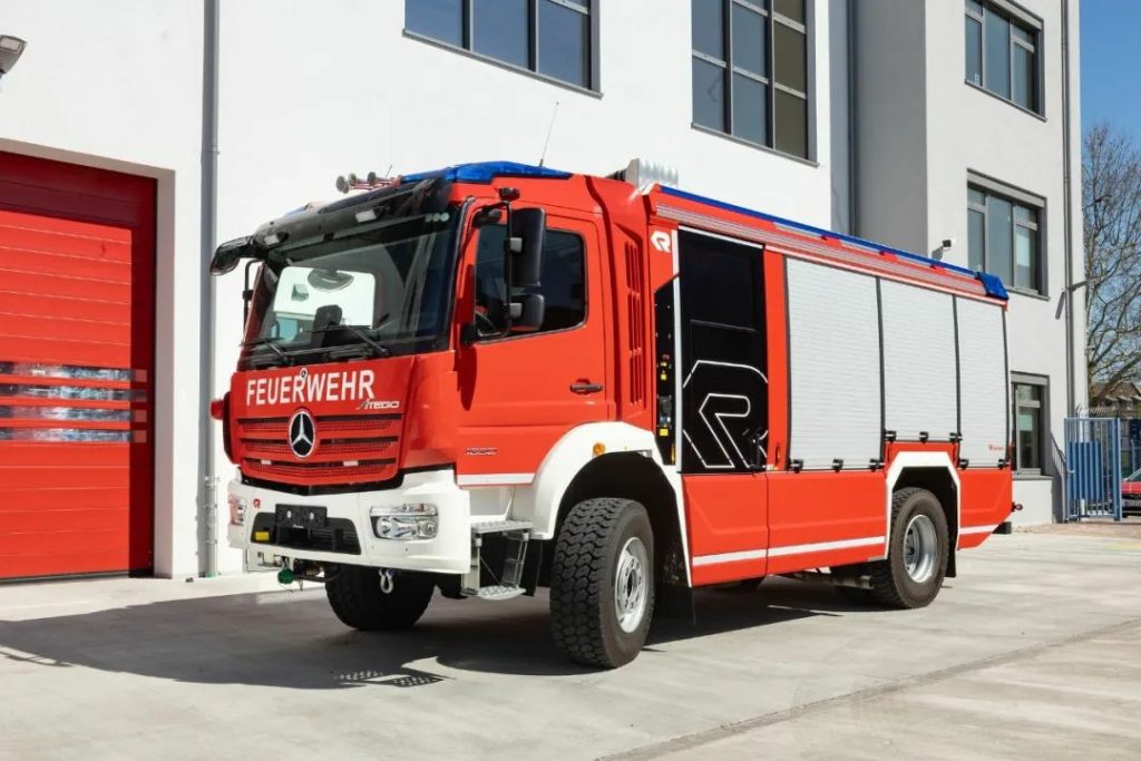 硬核救援：乌尼莫克TLF 3000 和Atego HLF 10即将亮相RETTmobil展