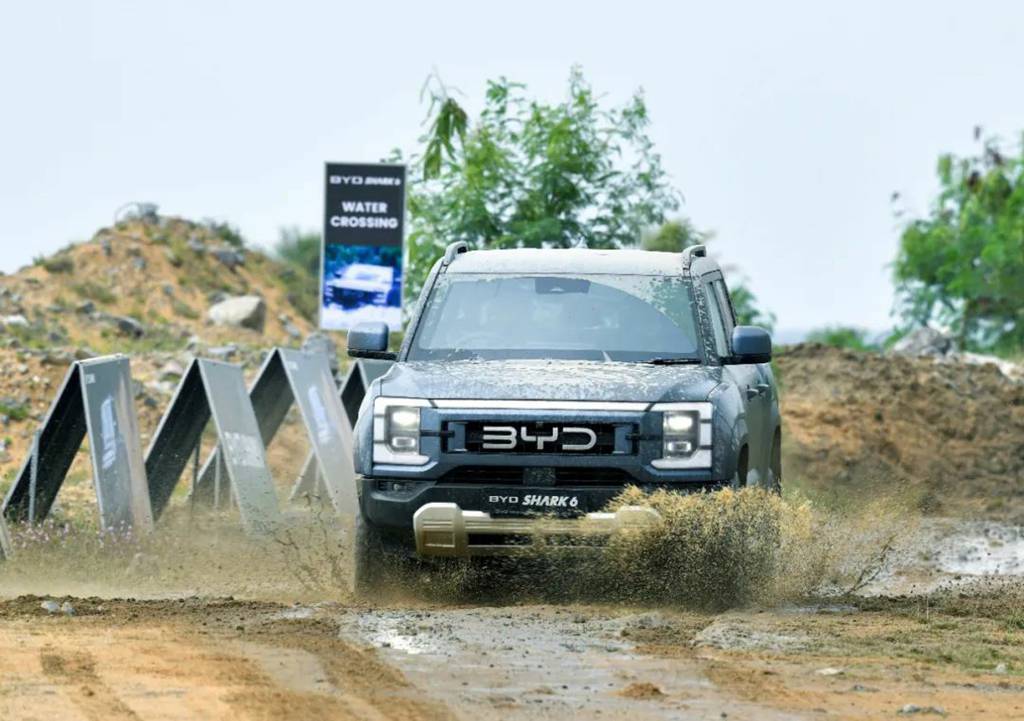 BYD SHARK 6上市斯里兰卡，开创当地插电式皮卡出行新纪元