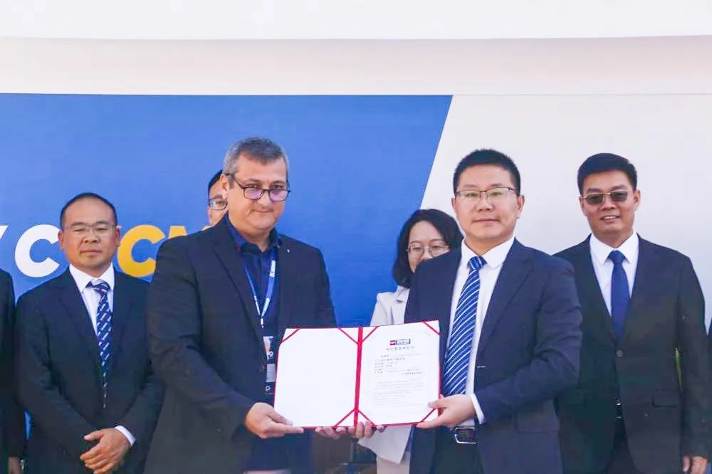 玉柴与徐工签订国际化战略合作协议