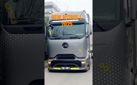 满满压迫感！最新款奔驰Actros L旗舰重卡来袭！