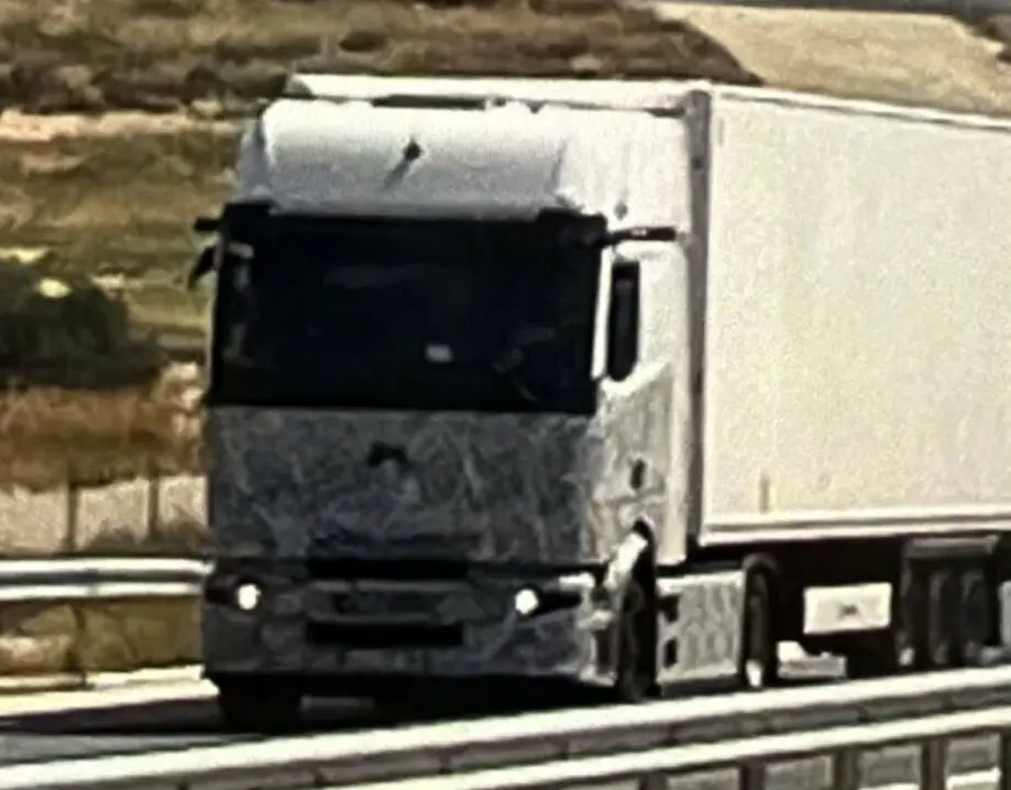 奔驰新车谍照曝光，或为下一代Actros F性价比车型