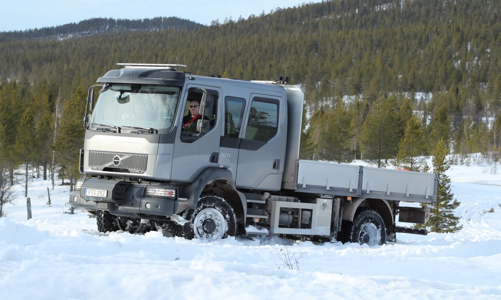 沃尔沃推出新款FL 4×4中卡
