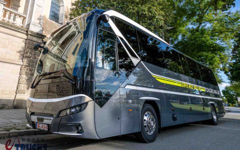 2025Busworld客车展｜搭载全套安全系统！尼奥普兰入门级Tourliner Safe Secure车型实拍