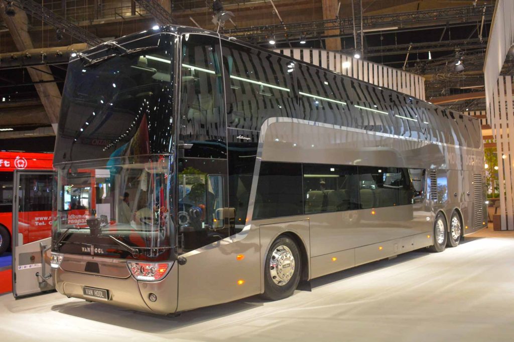 2025Busworld客车展｜范胡尔巴士听说过没？小众品牌的顶级旗舰，Van Hool Astromega双层巴士实拍