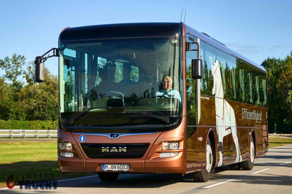 2025Busworld客车展｜EfficientHybrid高效混动加持，曼恩Lion's Intercity城际客车上新