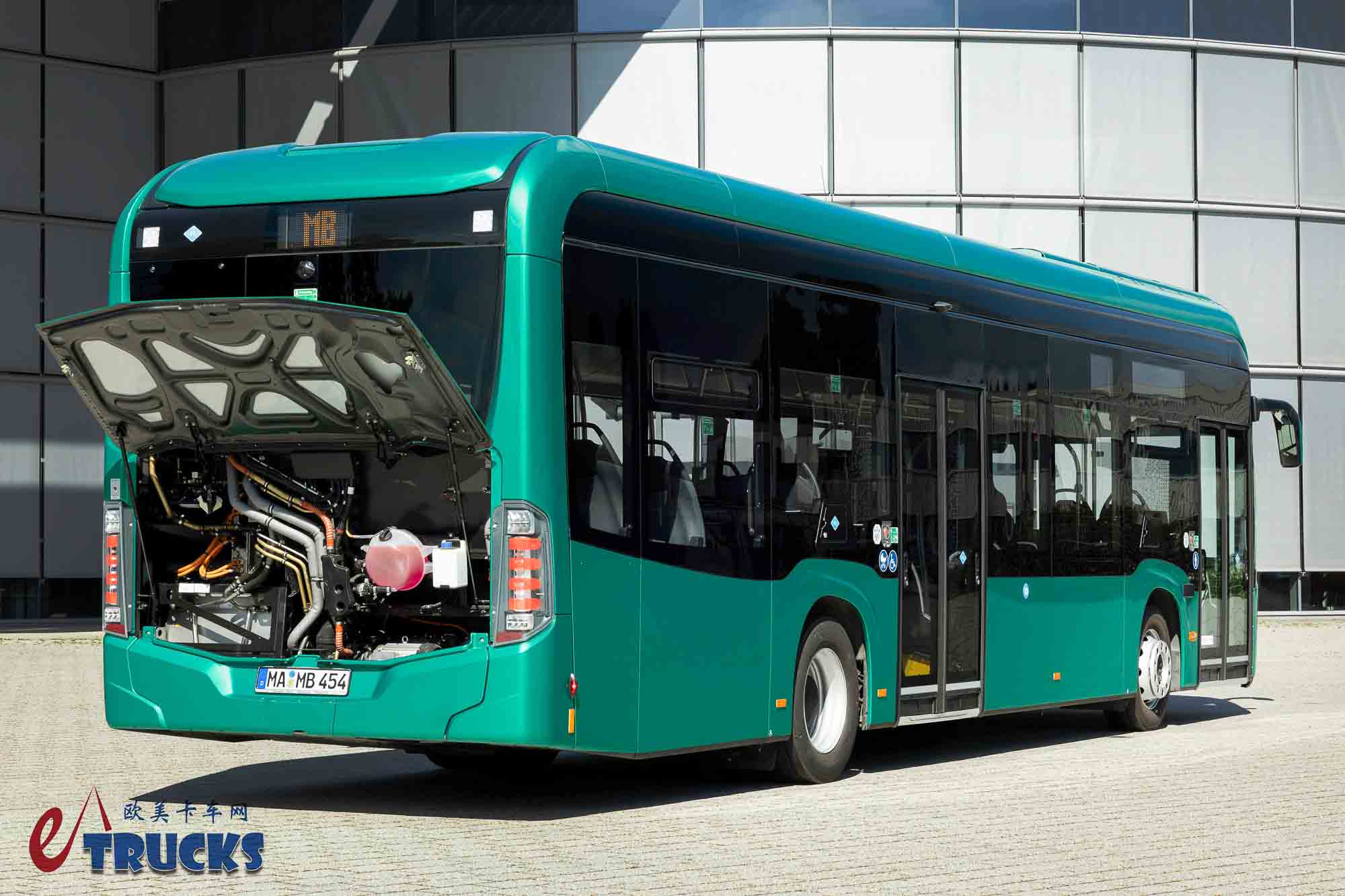 2025Busworld客车展｜氢电增程混合动力？续航高达700公里！奔驰eCitaro Fuel Cell城市客车实拍