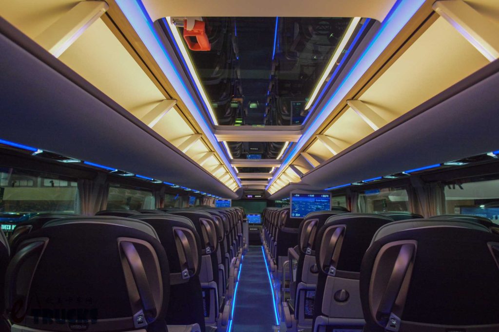 2025Busworld客车展｜尼奥普兰巅峰之作，全球限量30台！Auwärter版Skyliner双层豪华巴士来袭，都有哪些不一样？