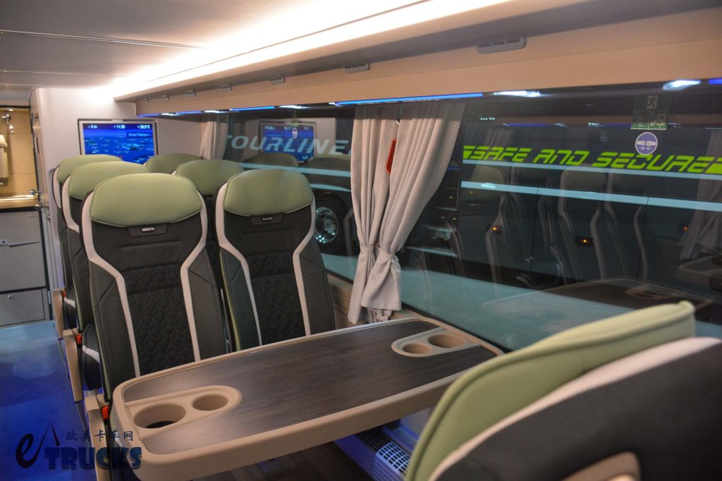 2025Busworld客车展｜尼奥普兰巅峰之作，全球限量30台！Auwärter版Skyliner双层豪华巴士来袭，都有哪些不一样？