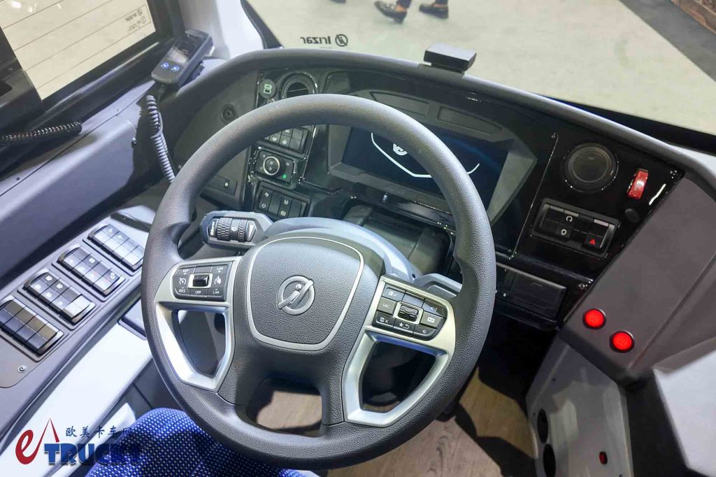 2025Busworld客车展｜伊利萨尔您还记得吗？看它最新发布的i3 Normal Floor纯电动城际客车