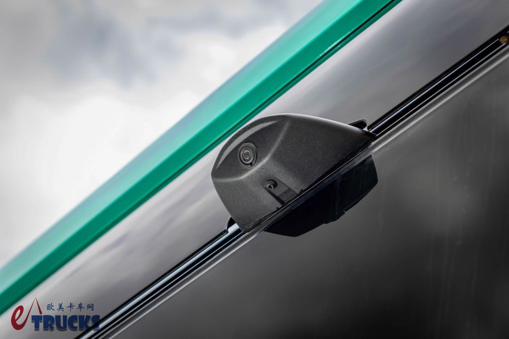 2025Busworld客车展｜第四代NMC镍钴锰酸锂电池来袭！还有商用专属功能？奔驰eCitaro纯电动城市客车