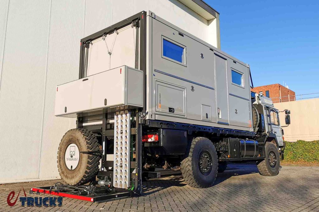 这才是男人的大玩具！曼恩HX军用卡车底盘打造，Bliss Mobil越野房车实拍