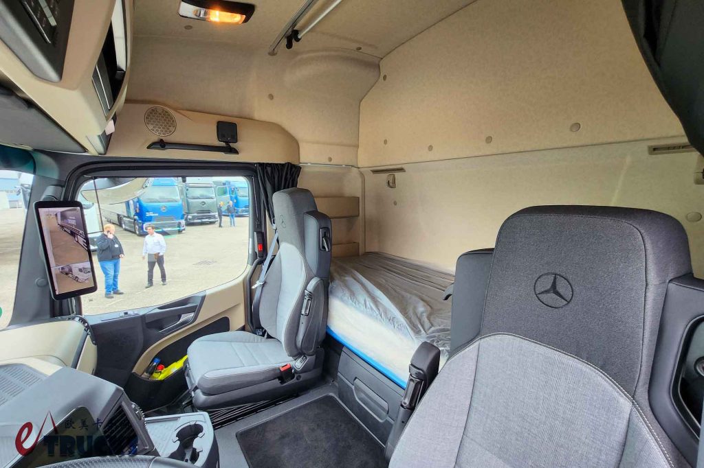 旗舰车型技术下放，奔驰发布全新一代eActros 400电动卡车