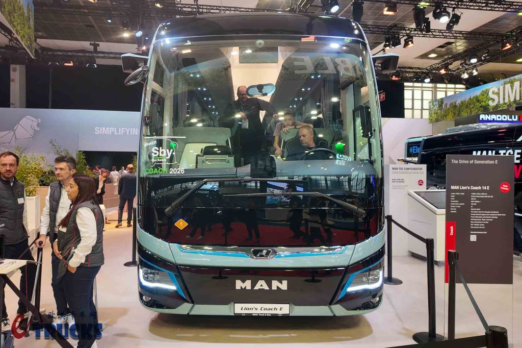 2025Busworld客车展｜续航高达650公里？曼恩Lion’s Coach 14E纯电动旅游巴士来袭！和国产比起来如何？