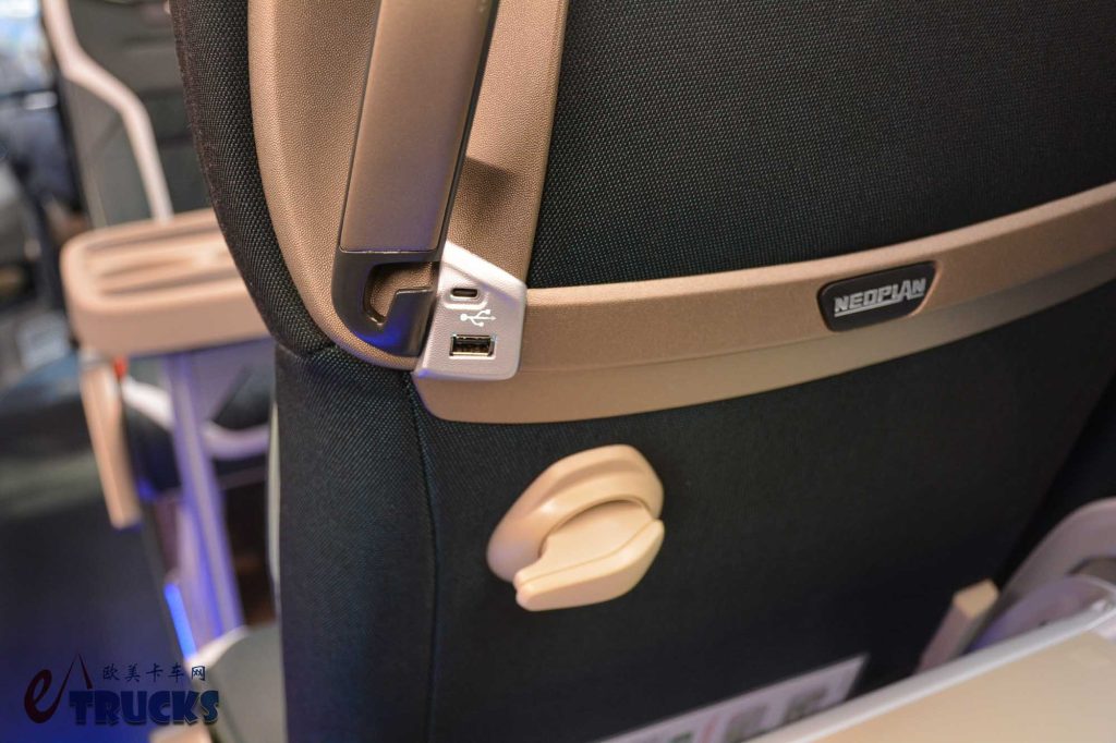 2025Busworld客车展｜尼奥普兰巅峰之作，全球限量30台！Auwärter版Skyliner双层豪华巴士来袭，都有哪些不一样？