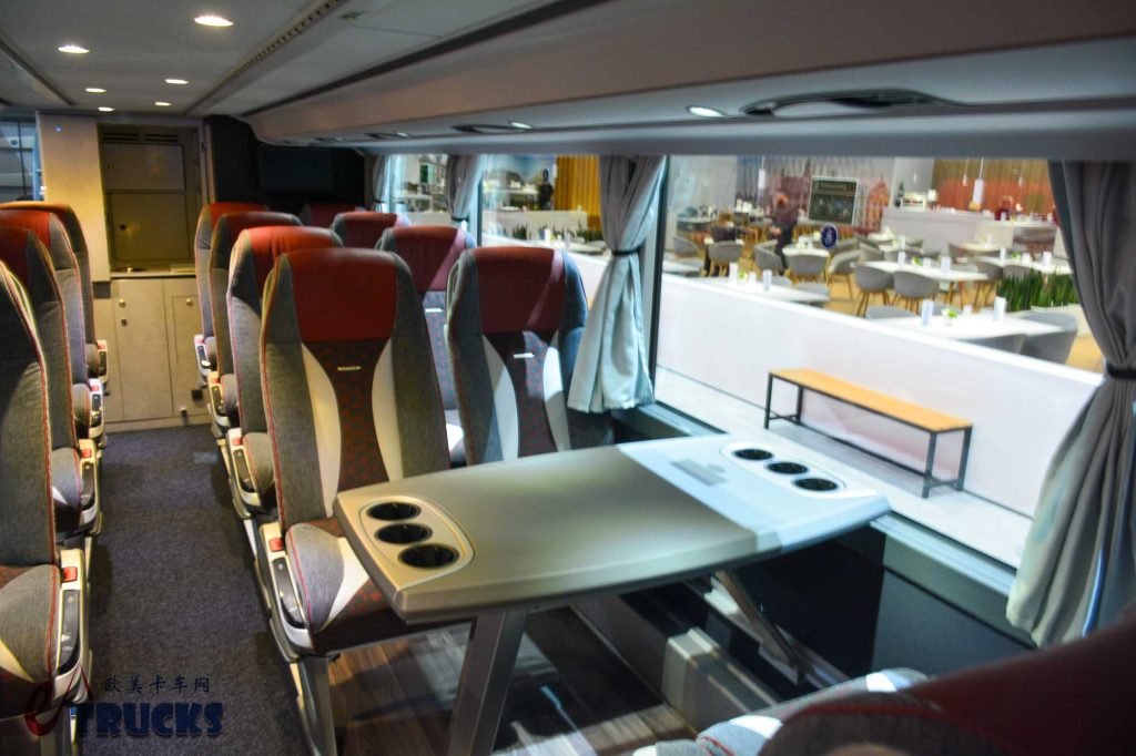 2025Busworld客车展｜双层豪华大巴巅峰水准！厨房卫生间全都有？展会实拍赛特拉S 531 DT双层巴士