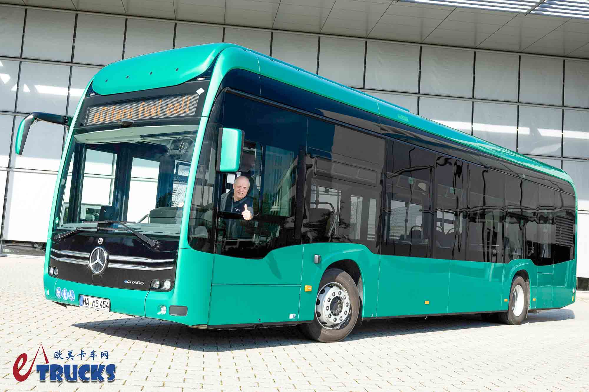 2025Busworld客车展｜氢电增程混合动力？续航高达700公里！奔驰eCitaro Fuel Cell城市客车实拍