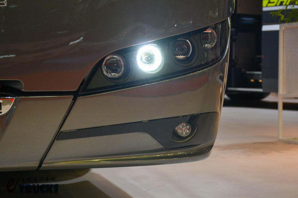 2025Busworld客车展｜尼奥普兰巅峰之作，全球限量30台！Auwärter版Skyliner双层豪华巴士来袭，都有哪些不一样？