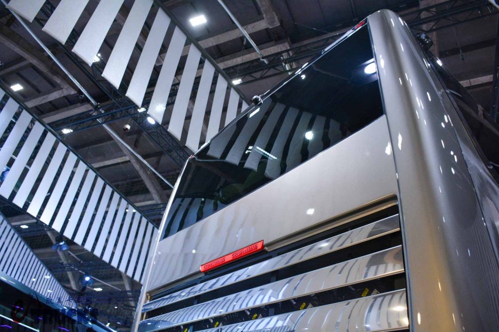 2025Busworld客车展｜范胡尔巴士听说过没？小众品牌的顶级旗舰，Van Hool Astromega双层巴士实拍