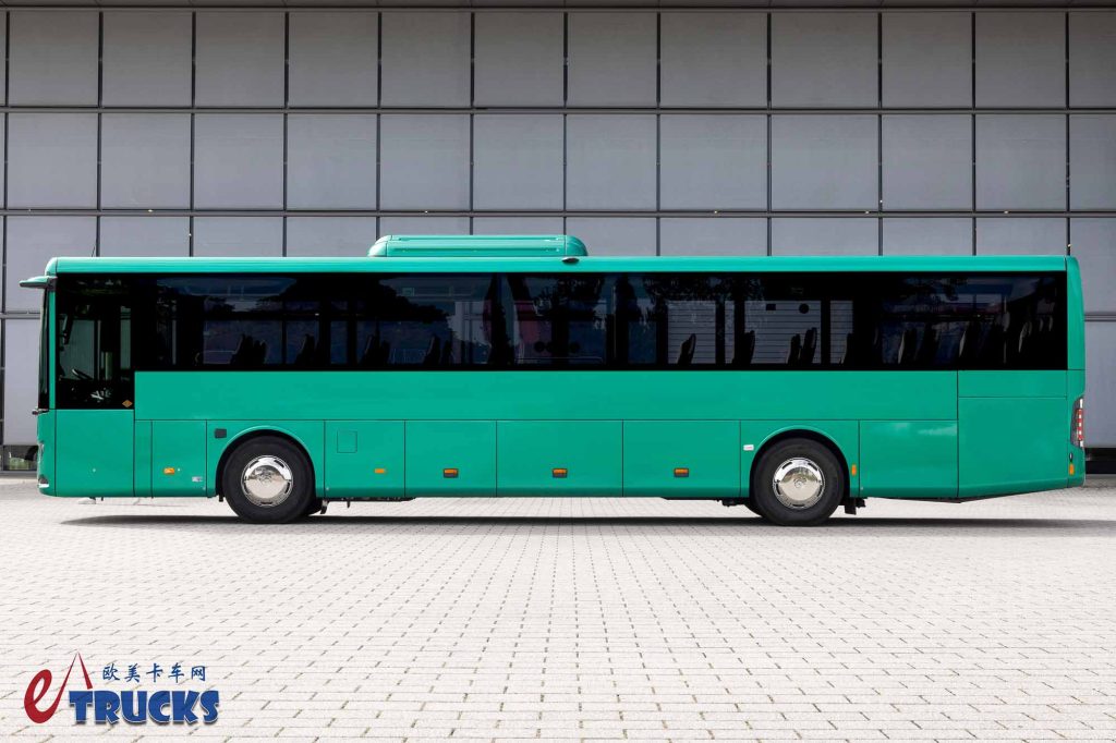 2025Busworld客车展｜旗舰电动重卡同源技术！奔驰eIntouro纯电动城际客车来袭，实力几何？