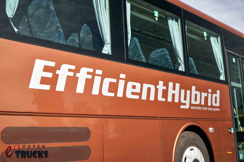 2025Busworld客车展｜EfficientHybrid高效混动加持，曼恩Lion's Intercity城际客车上新