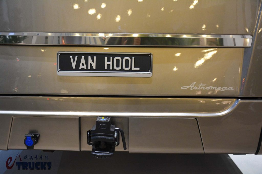 2025Busworld客车展｜范胡尔巴士听说过没？小众品牌的顶级旗舰，Van Hool Astromega双层巴士实拍