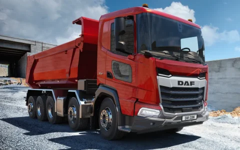 DAF推出52吨10×4原厂底盘