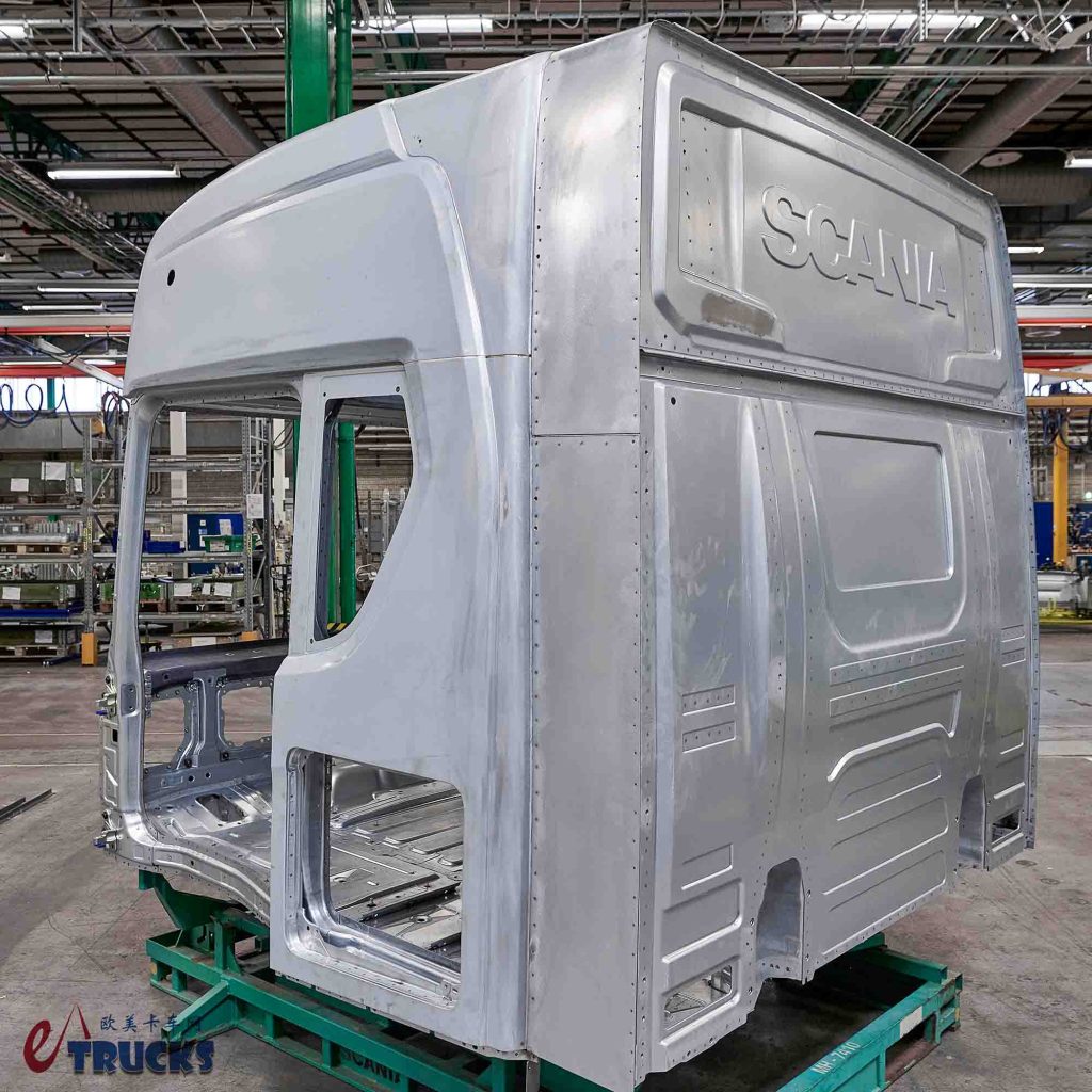 斯堪尼亚也玩生活舱？加大驾驶室+微波炉，还有咖啡机！这台500 S牵引车不一般