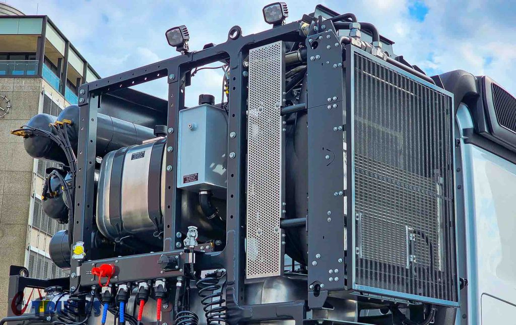 能牵引500吨！定制驾驶室+大件包规格，这台奔驰Arocs大件车不一般