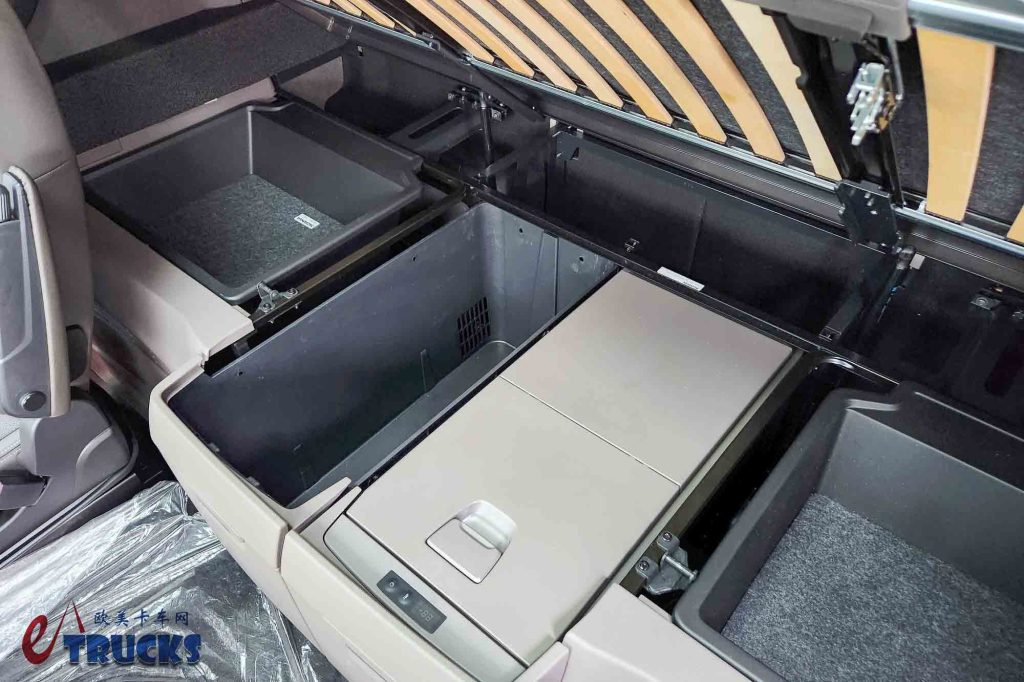 斯堪尼亚也玩生活舱？加大驾驶室+微波炉，还有咖啡机！这台500 S牵引车不一般