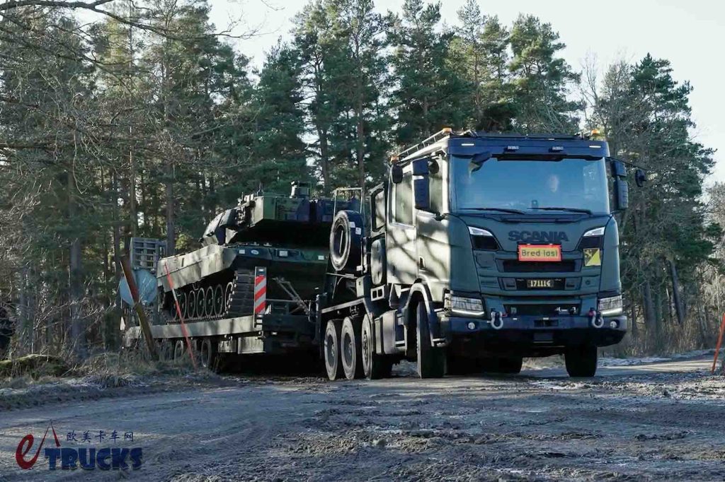 双排座驾驶室+V8发动机，专为牵引坦克而生！这台斯堪尼亚R 620牵引车太强悍了！