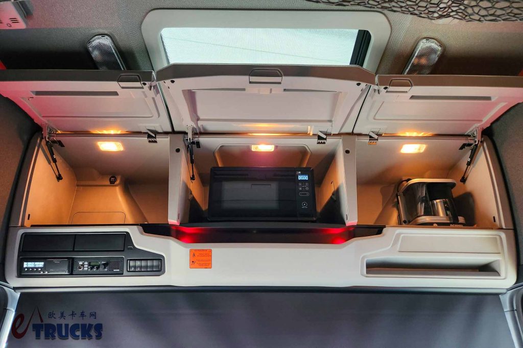 斯堪尼亚也玩生活舱？加大驾驶室+微波炉，还有咖啡机！这台500 S牵引车不一般