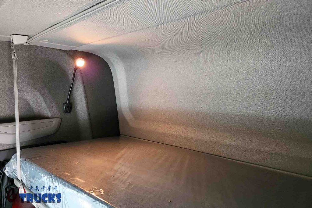 斯堪尼亚也玩生活舱？加大驾驶室+微波炉，还有咖啡机！这台500 S牵引车不一般