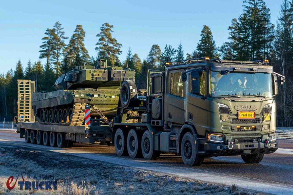 双排座驾驶室+V8发动机，专为牵引坦克而生！这台斯堪尼亚R 620牵引车太强悍了！