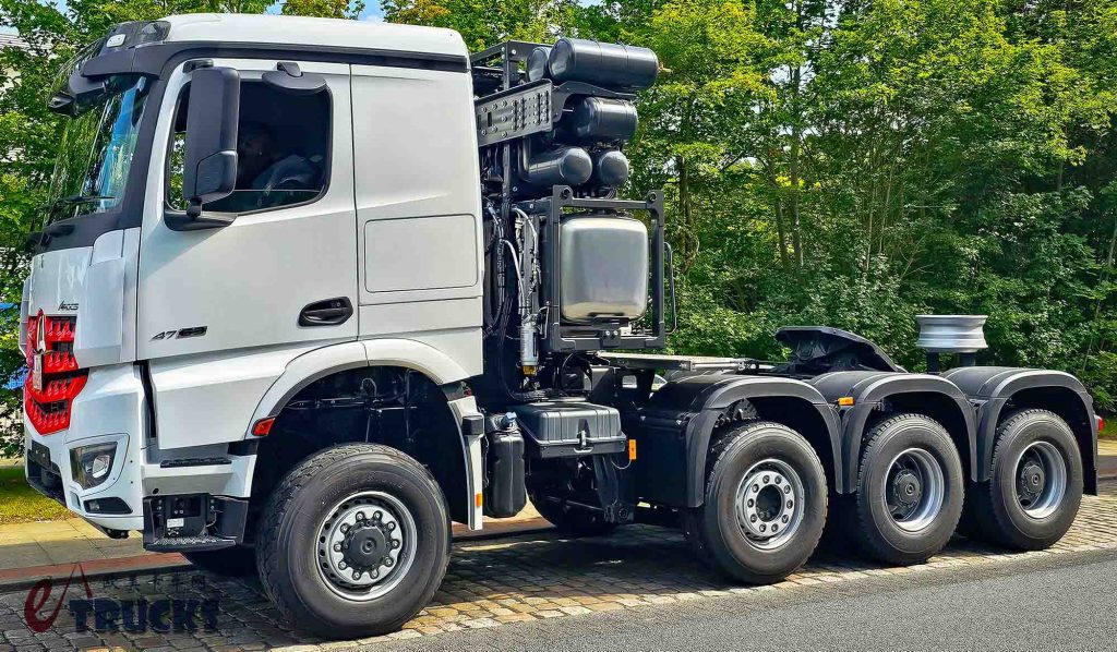 能牵引500吨！定制驾驶室+大件包规格，这台奔驰Arocs大件车不一般