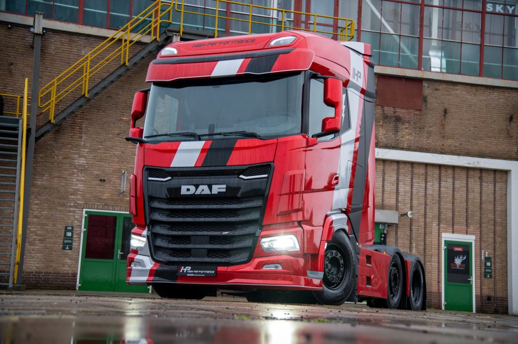 达夫荷兰经销商推出高性能卡车套件