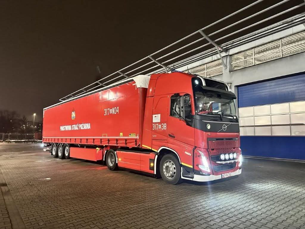 波兰消防部门投用沃尔沃FH消防牵引车