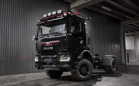 黑武士爆改！曼恩推出TGS 18.540 4x4农业卡车
