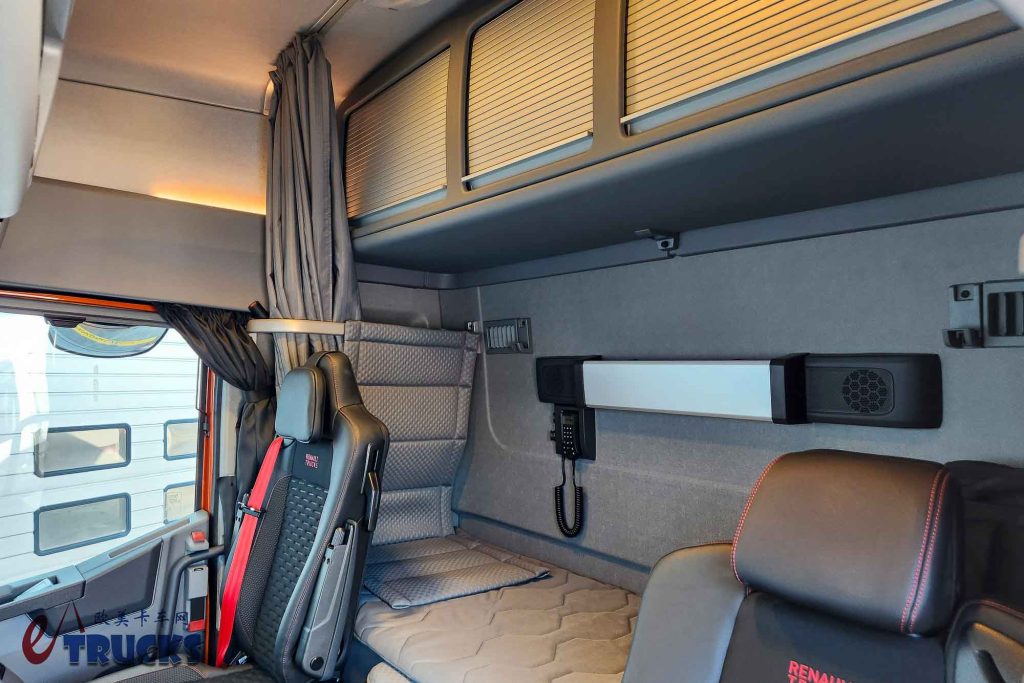 孤傲的二线欧卡？法国设计真有特色！实拍雷诺T-High Smart Racer旗舰牵引车