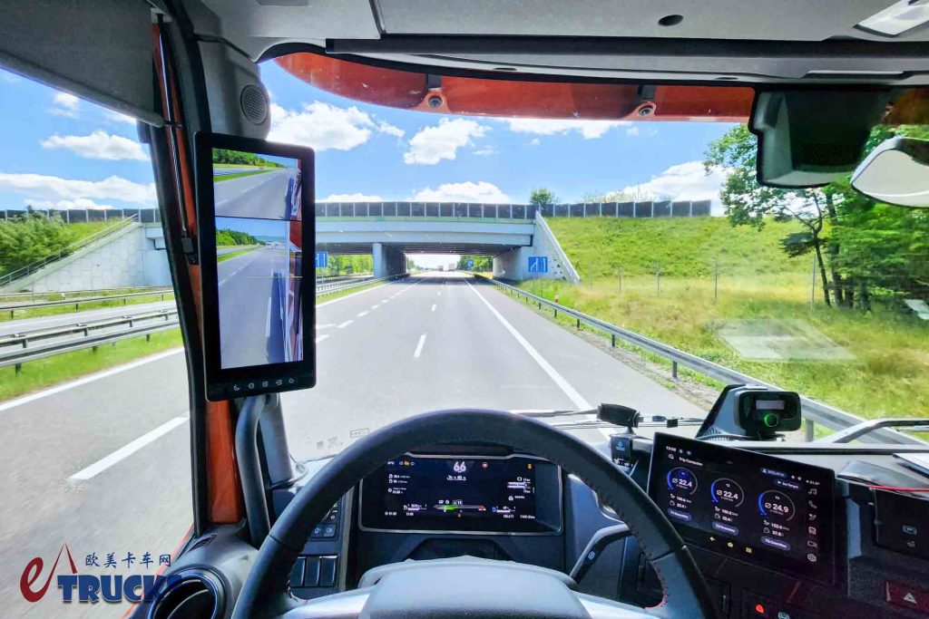 孤傲的二线欧卡？法国设计真有特色！实拍雷诺T-High Smart Racer旗舰牵引车