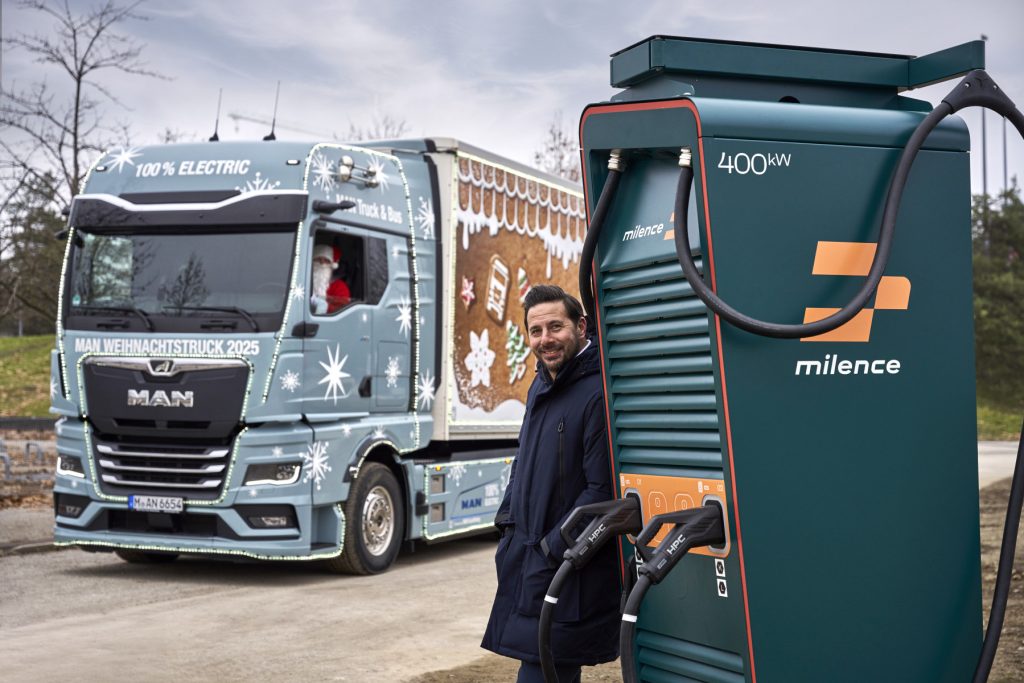 圣诞在即，曼恩纯电卡车&巴士送祝福