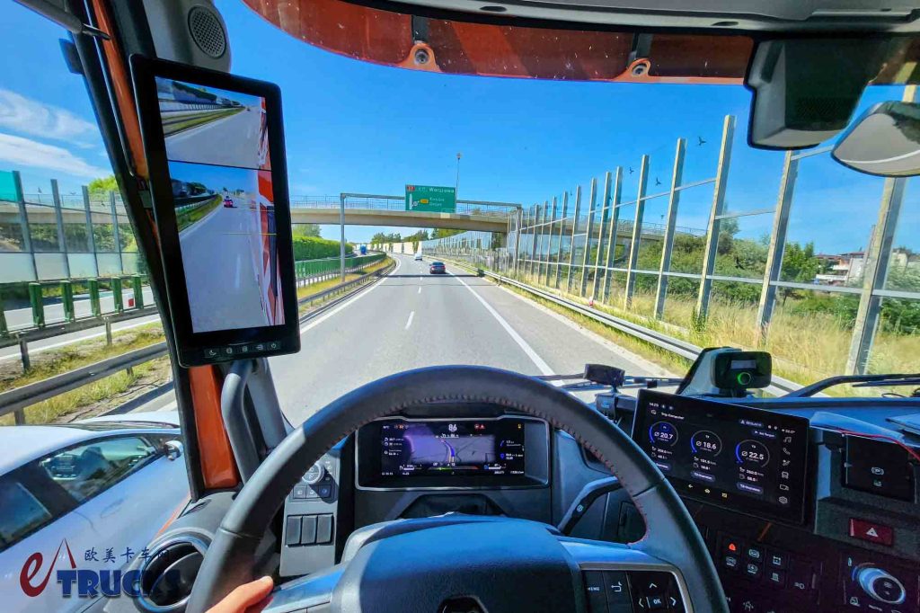 孤傲的二线欧卡？法国设计真有特色！实拍雷诺T-High Smart Racer旗舰牵引车